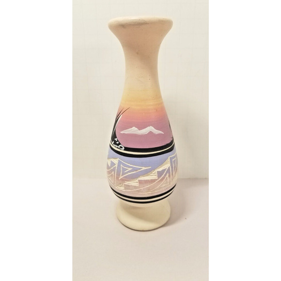 Navajo S.W. Native American Ceramic Vase 5.25 Inches Height - Picture 4 of 6